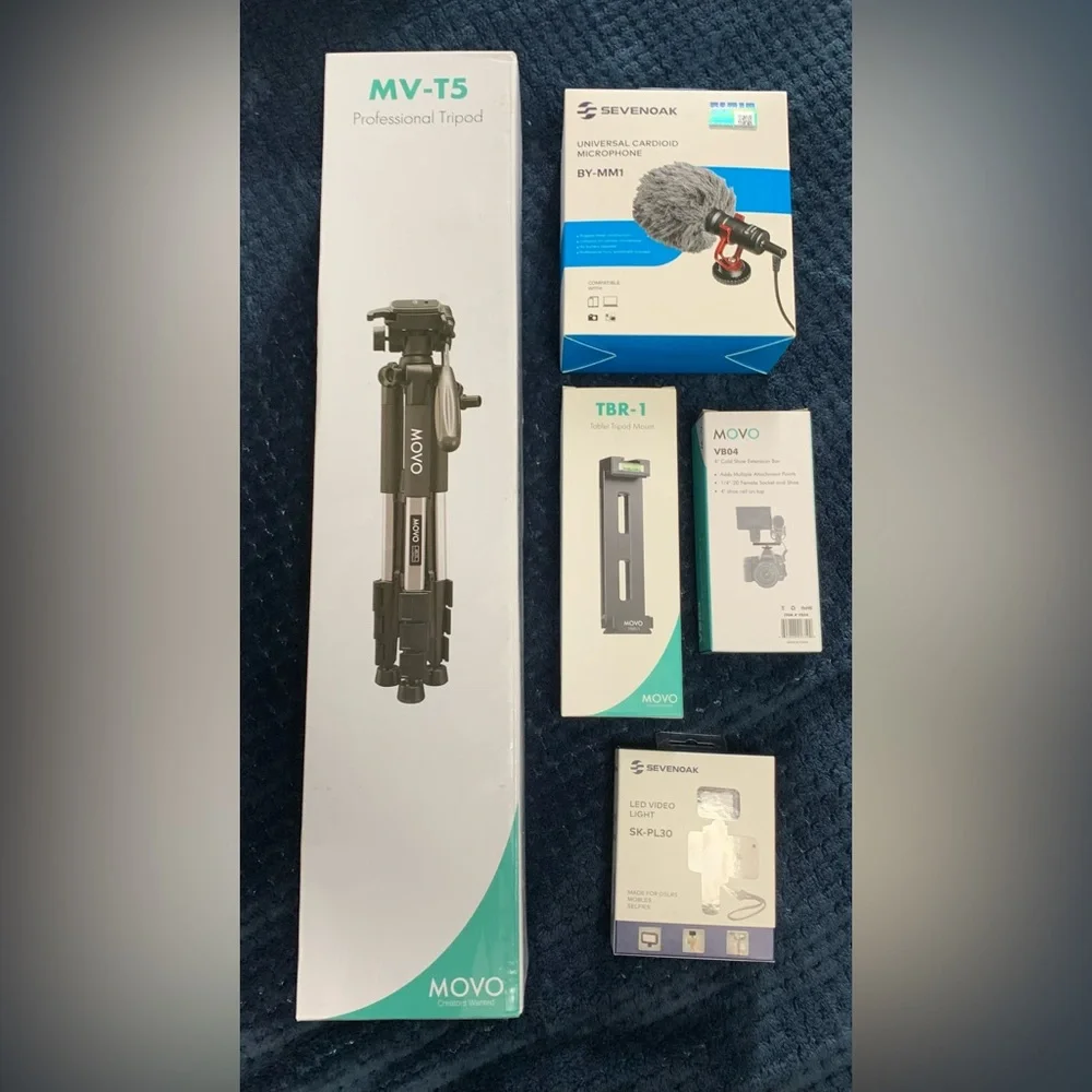 Tablet iPad Vlogging Kit - You Tube Starter Kit Microphone Tripod & more ALL NIB